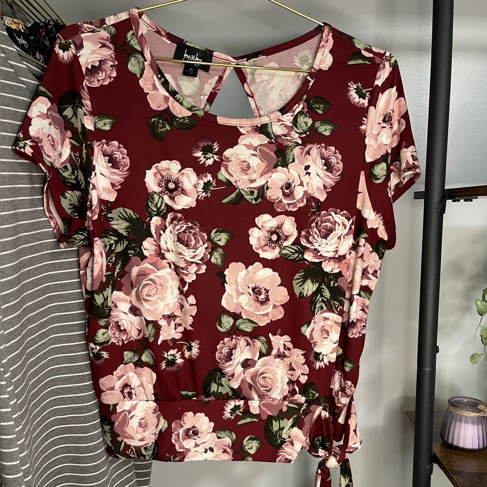 By&By Floral Blouse. Size XL. Like New. Pink, Burgundy, Green - Picture 2 of 3
